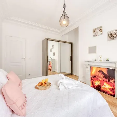 Apartment Proche Paris, Gare Rer C A 2 Min A Pieds, Notre Dame A 15min, Parking Prive Et Traveller Awards 2025